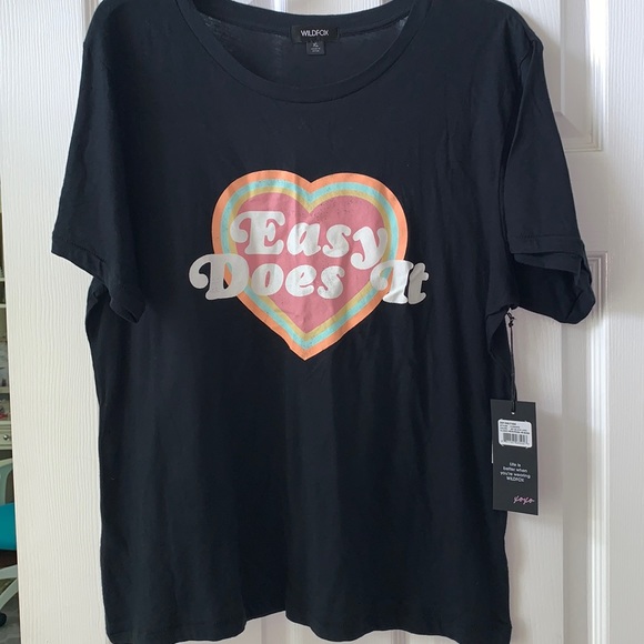 ✅✅🌷NWT Keke Easy Does It jet black graphic retro heart tee - Picture 2 of 3
